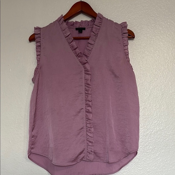 Ann Taylor lavender purple color Ruffled Blouse - Picture 1 of 7